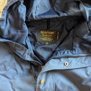 Men's medium Burton blue/grey anorak.
